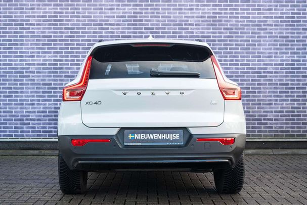 Volvo XC40 Recharge T4 Plus Dark 155 kW image number 6