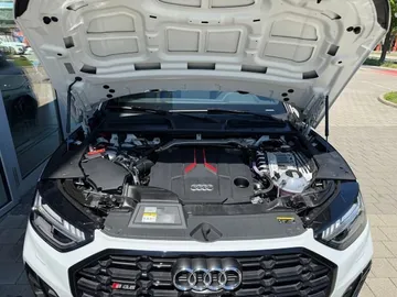 Car image 30