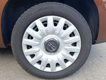 Car image 32