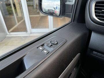 Car image 33