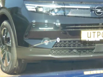 Car image 24