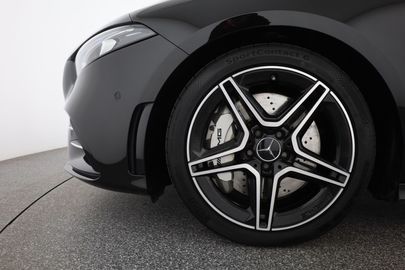 Car image 32