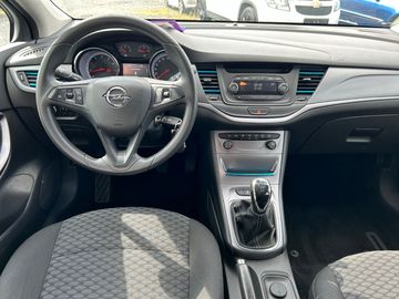 Car image 10