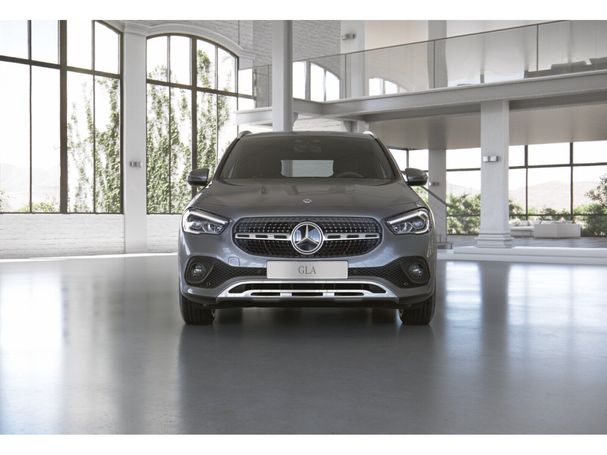 Mercedes-Benz GLA 180 100 kW image number 18