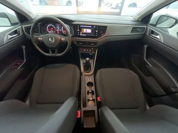 Car image 16