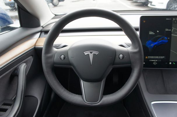 Tesla Model 3 Standard Range Plus 239 kW image number 15