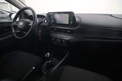 Car image 13