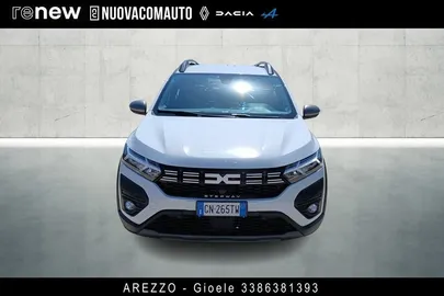 Car image 4