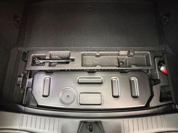 Car image 37