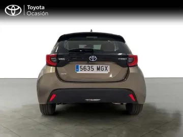 Car image 3