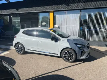 Car image 24