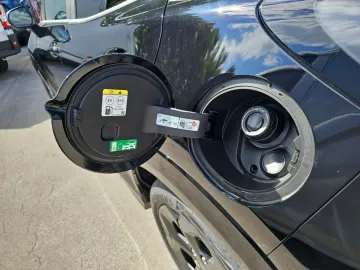 Car image 28