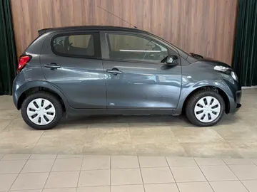 Car image 2