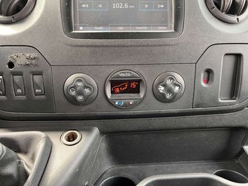 Car image 33