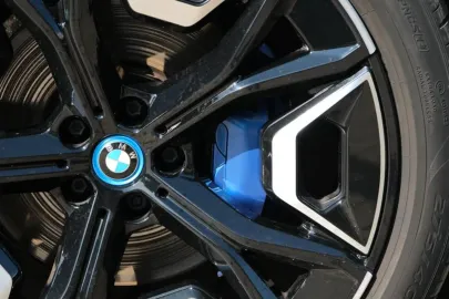 Car image 35