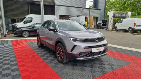 Car image 2