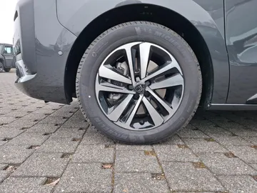 Car image 33