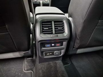 Car image 33