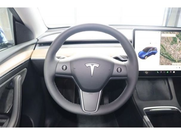 Tesla Model Y Long Range AWD Dual Motor 378 kW image number 20