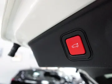 Car image 36