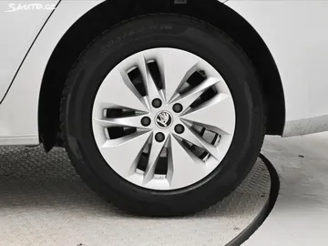 Car image 30