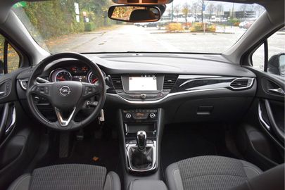 Car image 14