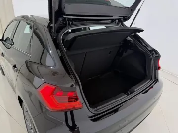 Car image 47