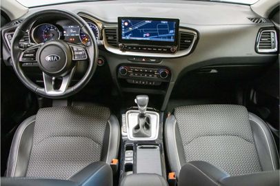 Car image 33