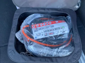 Car image 30