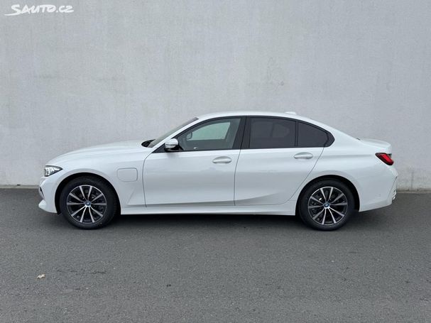 BMW 330 e xDrive 215 kW image number 3