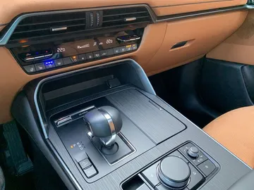 Car image 26