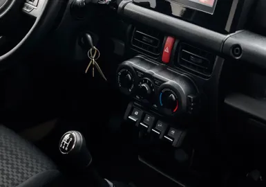 Car image 25