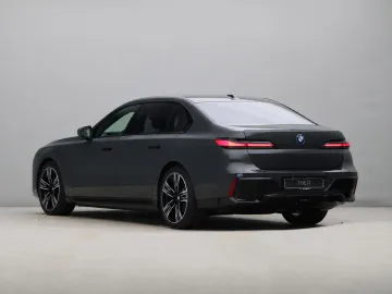 Car image 32