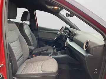 Car image 17