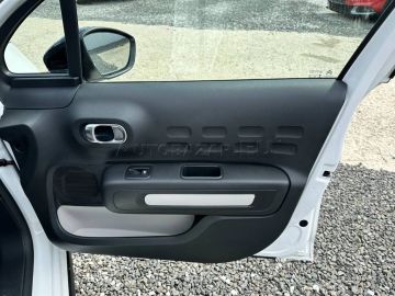 Car image 30