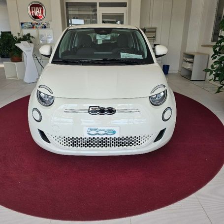 Fiat 500 e 70 kW image number 2