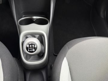 Car image 26