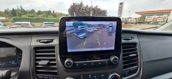 Car image 16