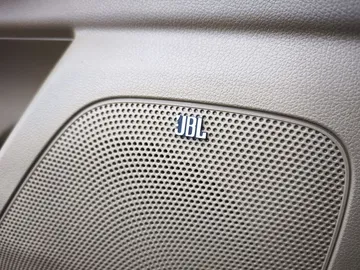 Car image 36