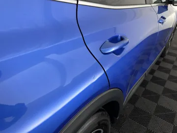 Car image 32