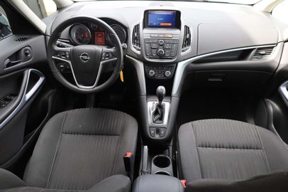 Car image 33