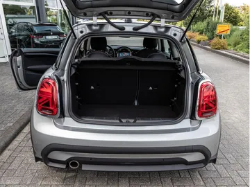 Car image 29