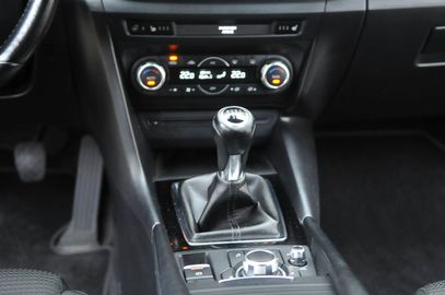 Car image 26