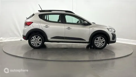 Car image 3