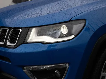 Car image 29
