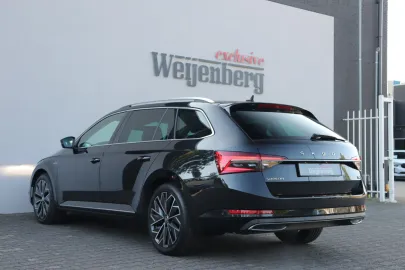 Car image 36
