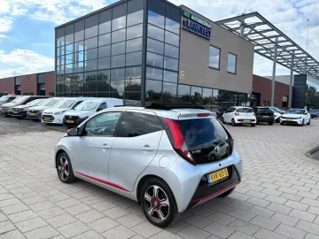 Car image 36