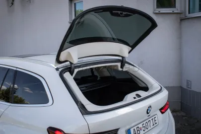 Car image 63