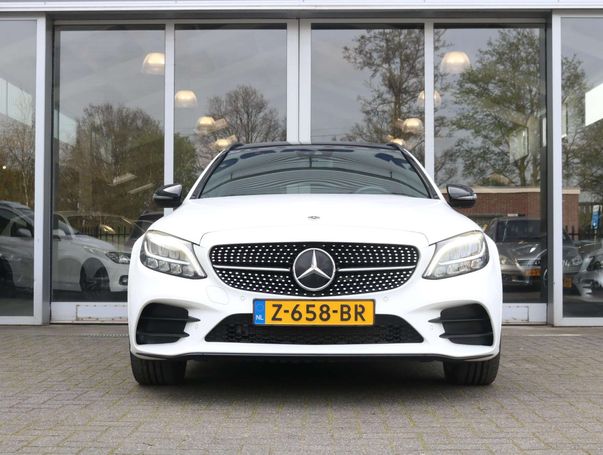 Mercedes-Benz C 300 e T AMG 235 kW image number 2