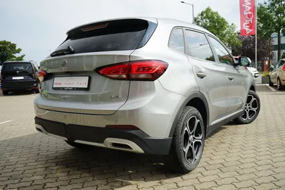 Car image 25